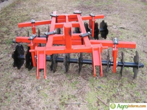 Tárcsa eladó – 8 és 10 leveles IH, francia csipkés lapokkal, masszív kivitel