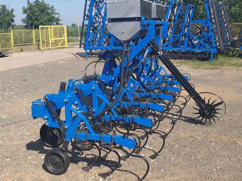 Kovács-ker FSK-6 függesztett sorközművelő műtrágyaszóró (300 kg)