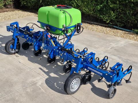 Kovács-ker FSK-6 függesztett sorközművelő folyékony műtrágyaszóróval