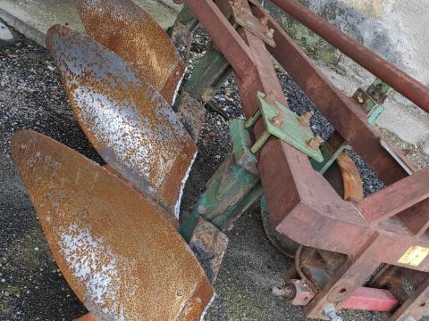 3 fejes ágyeke eladó