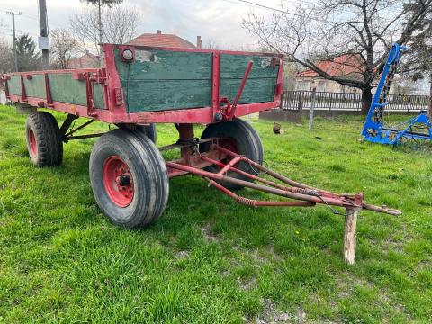 Mezőgazdasági pótkocsi eladó