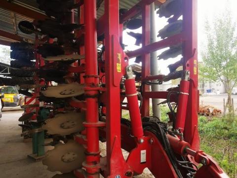 Horsch Tiger 6 MT kultivátor eladó, kiváló állapotban Szlovákiában