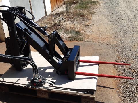 Kistraktor homlokrakodó (mobil) eladó – új, garanciával, adapterekkel