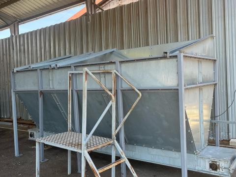 Láncos adagoló tartály