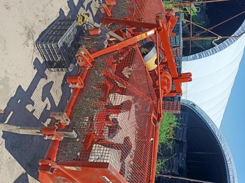 Farmax 300 ásógèp