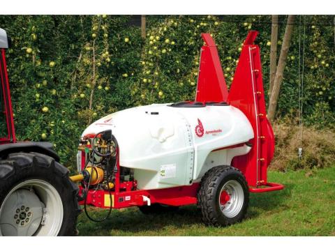 AGP 1500 Axi vontatott permetezőgép