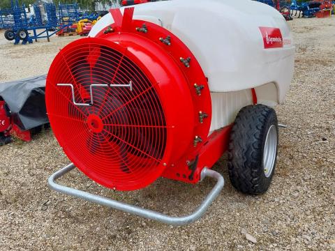 AGP 2000 Axi vontatott permetezőgép elektromos szakaszolással, készletről