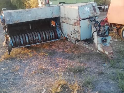 Eladó elcserélhető kisbálázó k 453