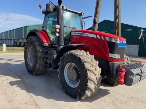 Massey Ferguson 8670 traktor kapcsolható ikerkerékkel