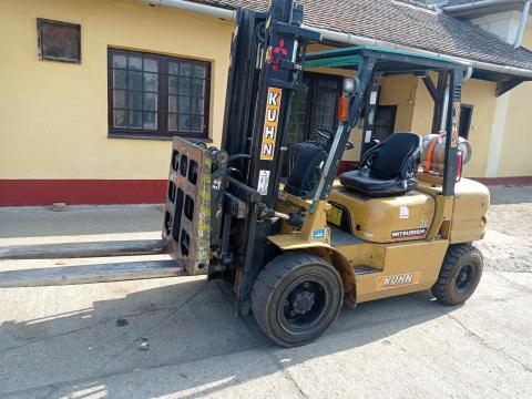Targonca Mitsubishi FG-30 gázüzemű,  3 tonna teherbírású,  3,3 m emelési magasságú eladó