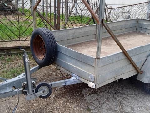 2,3 t együttes tömegű utánfutó,  pótkocsi