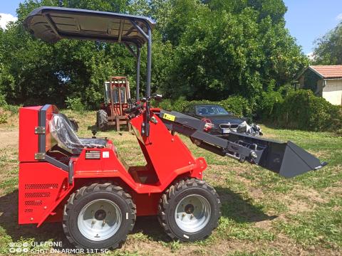 Csúszókormányzású homlokrakodó Longdon LT-S390