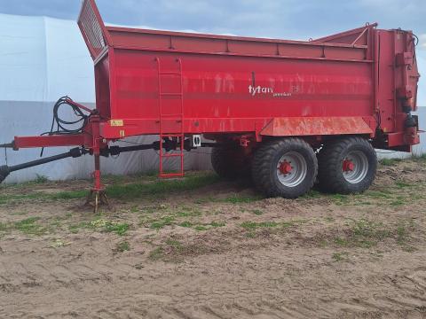 Trágyaszóró Unia Titán