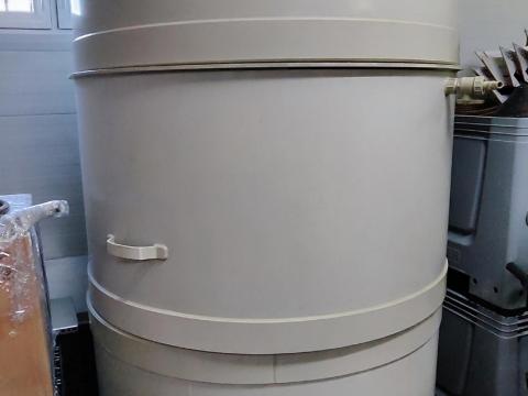 Masszív műanyag kád – 1400 L (3 db)