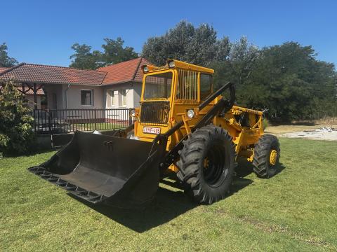 Volvo Bm Homlokrakodó Pirosrendszám