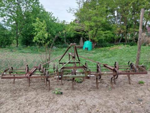 4 m széles rugós kapa eladó