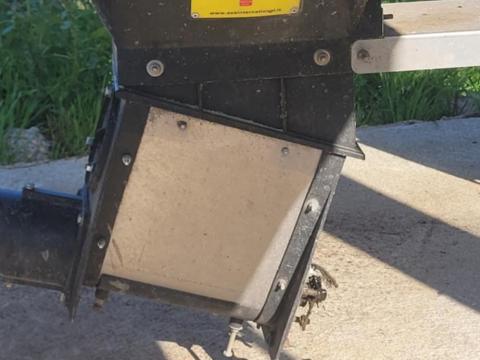 Aza felsőpályás etető eladó