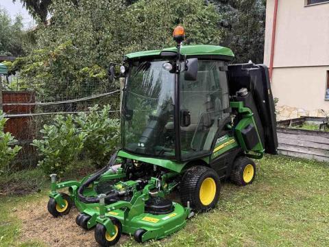 John Deere 1575 fűnyíró traktor, 4 üzemórával