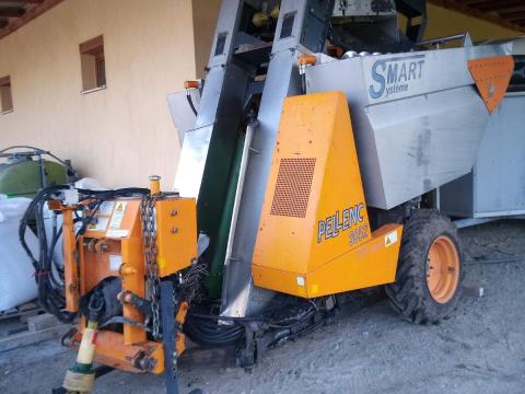 Pellenc 3052 vontatott szüretelőgép eladó,  jó állapotban