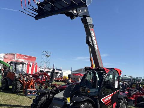 FARESIN FS Compact 7.32C Excellence 85 - a ROYAL TRAKTOR-nál