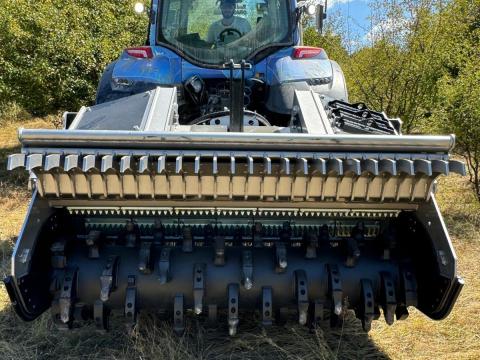 Tocătoare forestieră universală și concasor de pietre de vânzare