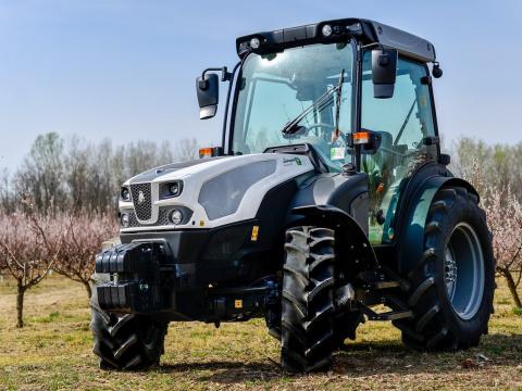 Lamborghini Spire F 100 – professzionális ültetvénytraktor