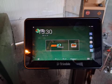 Trimble 350 Nav 500 EZ-Pilot PRO robotkormányzással