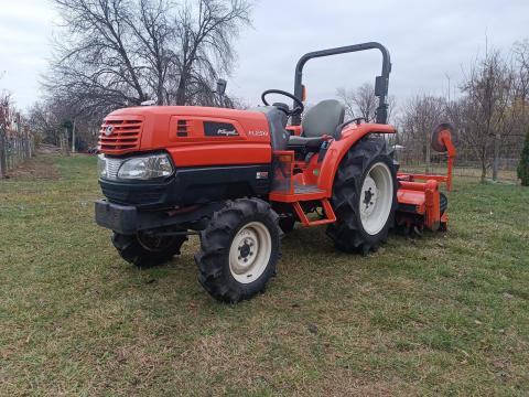 Kubota KL25 japán kistraktor 4x4, 800 üzemóra, 2003 évjárat (Yanmar, Iseki, Mitsubishi, Hinomoto)