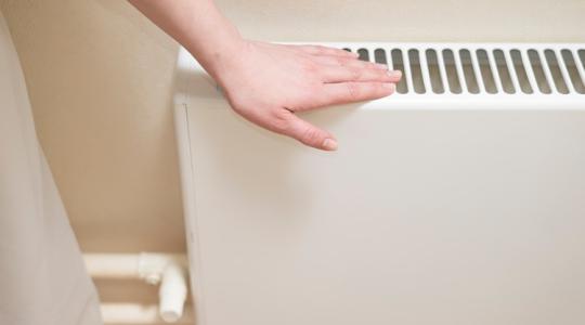 Ontani kezdték a meleget a fűtéscsövek egy dunántúli lakótelepen a hőségriadóban