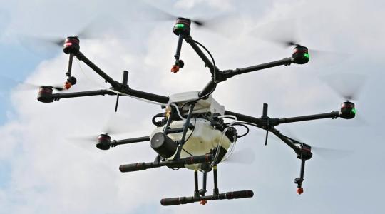Milyen feltételeknek kell megfelelni ma Magyarországon a drónos permetezéshez? 