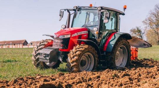 Erős és egyszerűen kezelhető 110-130 lóerős traktort keresel? Ez a Massey Ferguson akció neked lett kitalálva!