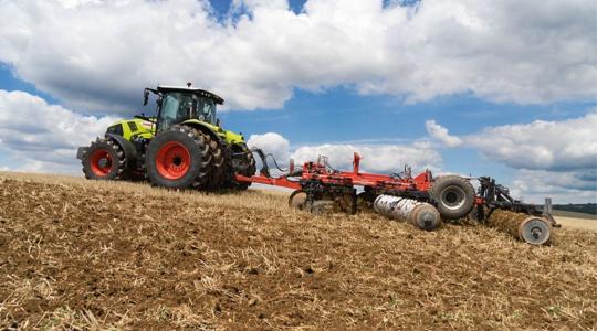 CLAAS AXION 810 készletkisöprési akciót hirdet az AXIÁL Kft.