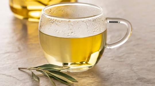 Az olajfalevél-tea csökkentheti a cukorbetegség és a magas vérnyomás kockázatát