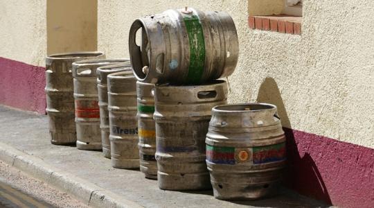 Támogatás presszóknak és sörözőknek – már új vállalkozások is igényelhetik