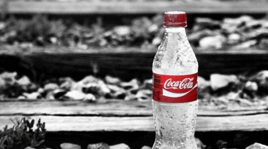 Bakizott a Coca-Cola: Kisebb vagyont ér a téves kupakkal kijött üdítő