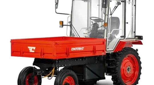 Így tér vissza a legendás T16M – megérkezett a Silant traktor!