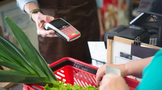 Áremelési hullám várható a kereskedelemben – egyre több cég tervezi a drágítást