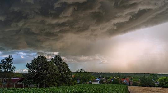 Hétvégi időjárás: Hullámokban jön a front, lesz, ahol rendesen megérezzük!
