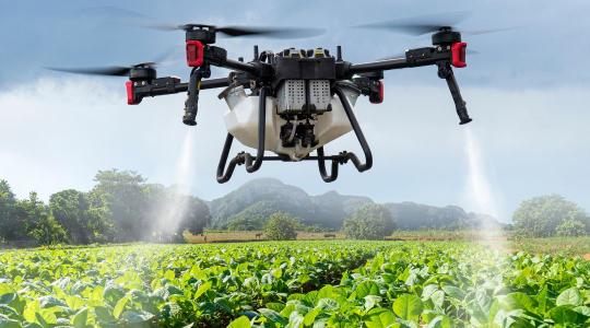 Drónok a szántóföldek felett – de tudják is használni őket a gazdák? + VIDEÓ 