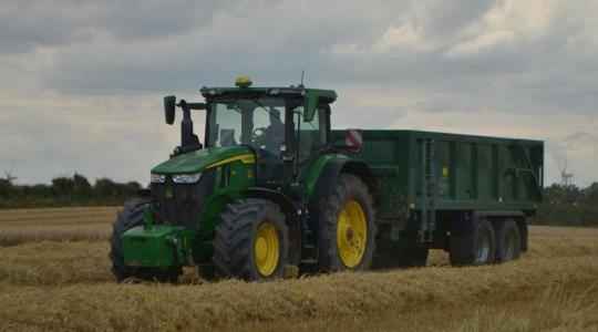 Tovább tart a lejtmenet – egyre kevesebb pótkocsi talál gazdára