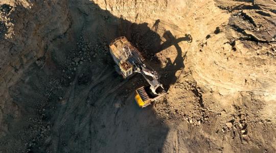 Lítiumfúró-tornyot kapnak a szomszédba: a francia gazdák és pékek a jövőjüket féltik