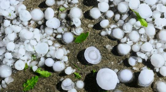 Pár óra alatt 120 milliméter eső esett, és ma újabb hullám jöhet