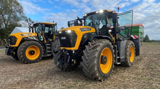 Bemutatkoztak a JCB legújabb rakodói és az új Fastrac traktorszéria