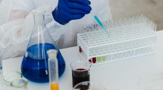 Szegedi kutatók: a szennyvízben is kutatni kell az antibiotikum-rezisztencia forrásait