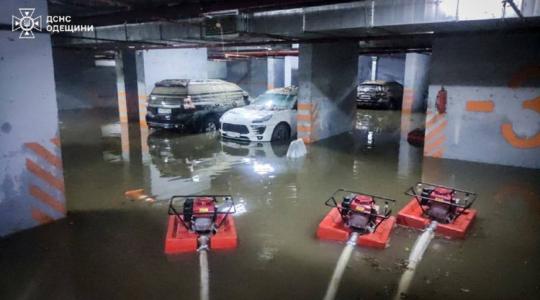 A pusztító ciklon már a szomszédban van: áradás, iskolabezárás és káosz +VIDEÓ