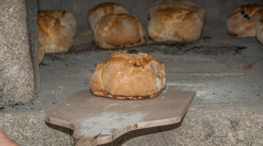 A szabadtéri kenyérsütés története – amikor a kenyérsütés közösségi esemény volt