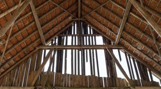 Egyikük gabonatárolóról, másikuk istállóról zuhant le, esélyük sem volt