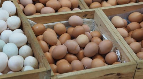 Határ a csillagos ég: meddig pörögnek a tojásárak?