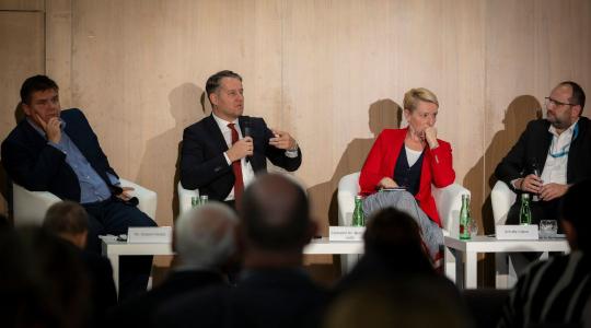 Több ezer milliárd forint a magyar vidéknek