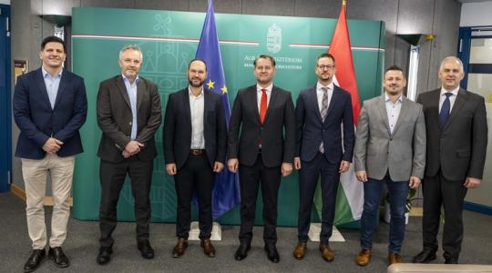 Jön a pénz: elindult a hitelköltségek támogatása